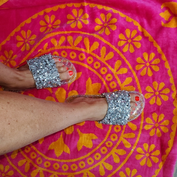 Beautiful Crystal Sandles Size 6.5 - Picture 3 of 5